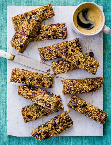 Mary Berry Fruity Granola Bars Recipe | Easy Snack Bar Recipe Mary Berry Baking, Coffee Granola, Peanut Butter Granola Bars, Snack Bar Recipes, Easy Granola Bars, Mary Berry Recipe, Mid Morning Snack, Caribou Coffee, Granola Recipe Bars