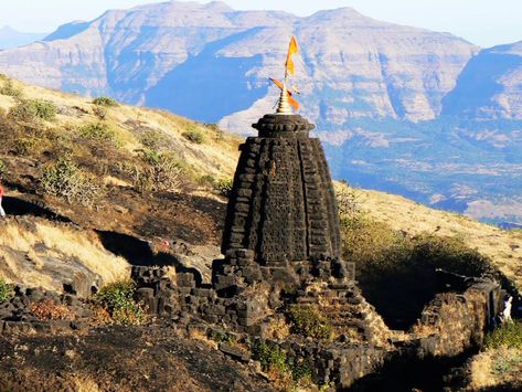 Kedareshwar Temple, Historical Temples, Cave Temple, Indian Travel, Hd Flower Wallpaper, Ancient Greek Philosophers, Indian Temple Architecture, India Architecture, Ancient Temple