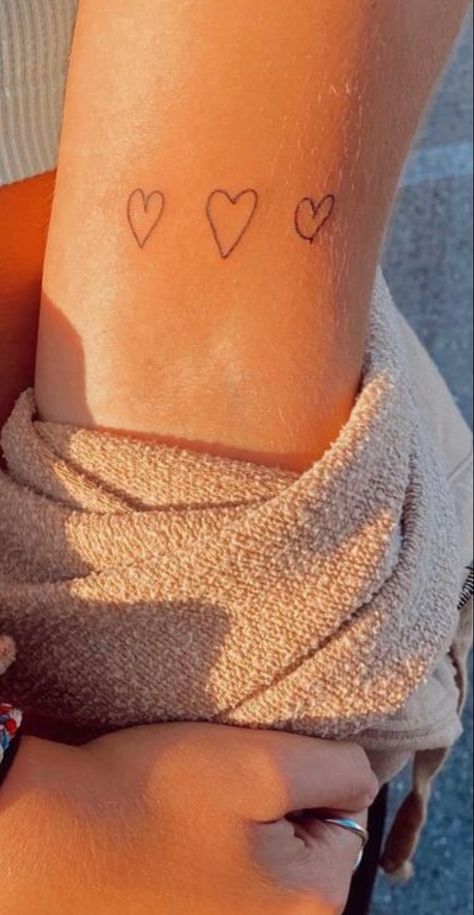 Three Hearts Tattoo Wrist, Cluster Of Hearts Tattoo, Tattoo Around Arm, Friendship Tattoo, Tattoos Tiny, Heart Tattoo Wrist, Around Arm Tattoo, Tattoo Tiny, Tiny Heart Tattoos