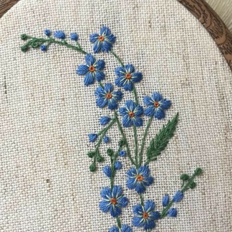 Blue Forget Me Not Flowers, Hoop Frame, Etsy Embroidery, Forget Me Not Flowers, Flowers Embroidery, Embroidered Art, Embroidery Stitches Tutorial, Hand Embroidery Projects, Pola Sulam