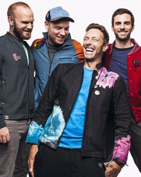 New Era!!! I'm so excited!  * A Head Full of Dreams * #coldplay QMagazine Coldplay Wallpaper, Chinese Cookies, Bands Pictures, Head Full Of Dreams, Guy Berryman, Healthy Obsession, Coldplay Chris, Cold Play, Chris Martin Coldplay