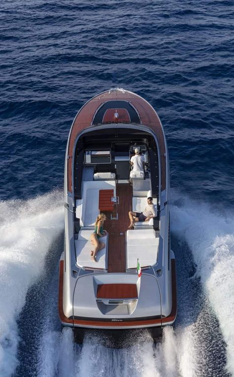 Riva Yachts, Mahogany Boat, Riva Boat, Yacht World, Small Yachts, Man Cave Office, Lower Deck, Yacht Life, Rear End