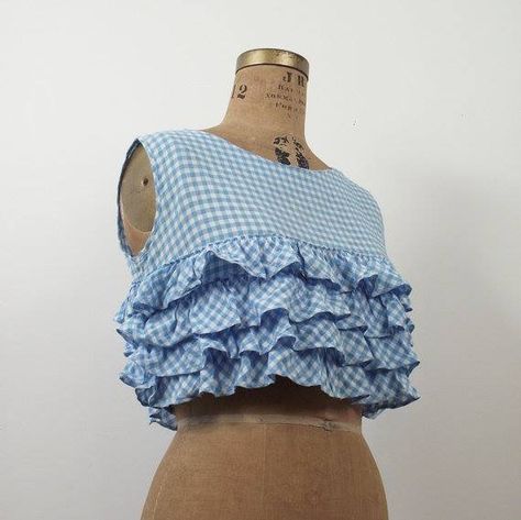 Gingham crop top Conrad Birdie, Anne Margaret, Prairie Fashion, Pastel Witch, 70s Tops, 1960s Outfits, 1960's Fashion, Blue And White Gingham, Statement Outfit