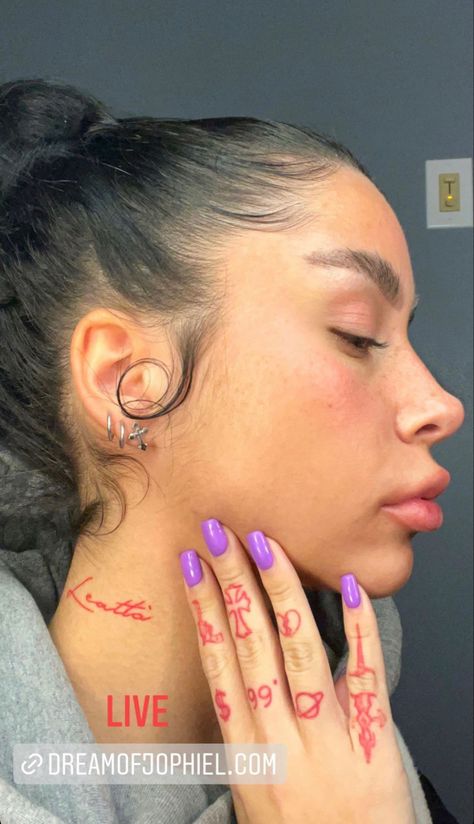 Name Tattoo On Neck For Women, Name On Neck Tattoo, Word Neck Tattoos, Under Eye Tattoo, Name Tattoos On Neck, Small Neck Tattoos, Girl Neck Tattoos, Side Neck Tattoo, Neck Tattoos Women