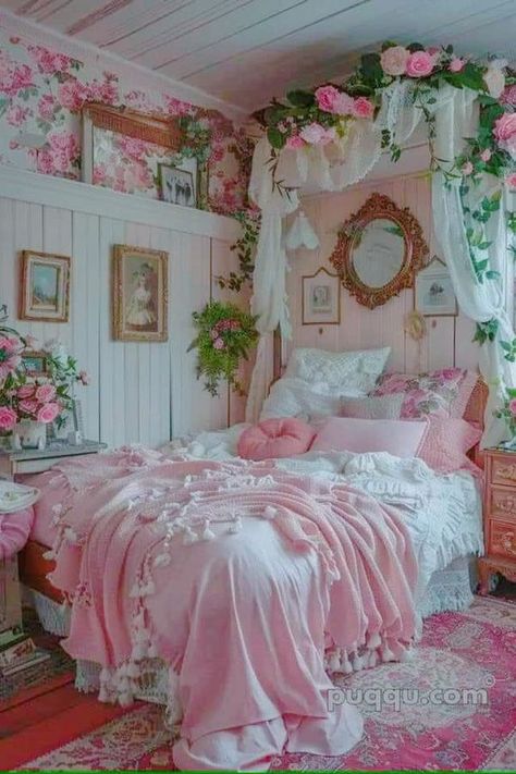 Elaina's  Sanches Shabby chic home decoration and crafts Pink Shabby Chic Bedroom, Granny Chic Decor, Yeri Mua, Shabby Bedroom, Girly Apartments, Shabby Chic Home, Shabby Chic Room, Attic Bedrooms, Pink Stuff