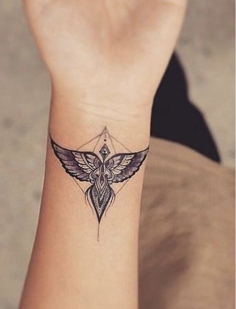 Tatouage Underarm Tattoo, Geometric Moon, Meaning Tattoos, Unique Wrist Tattoos, Tattoo Unique, Tattoo Placements, Inspiration Tattoos, Cat Tattoos, Forearm Tattoo Women