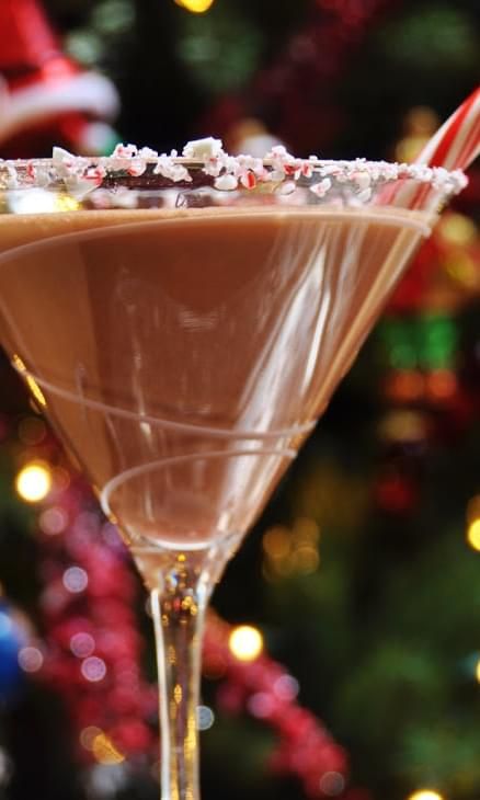 Non Alcoholic Chocolate Martini, Virgin Martini Recipes, Non Alcoholic Martini Recipes, Non Alcoholic Martini, Eggnog Martini Recipe, Chocolate Eggnog, Eggnog Martini, Kids Drinks, Peppermint Martini