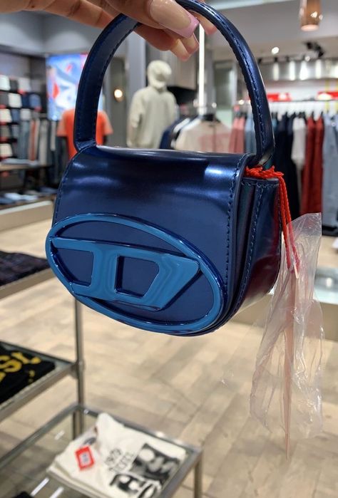 Diesel Bag, Diesel Clothing, Luxury Bags Collection, Handbag Essentials, Girly Bags, Luxury Purses, Fancy Bags, Pretty Bags, Trending Handbag