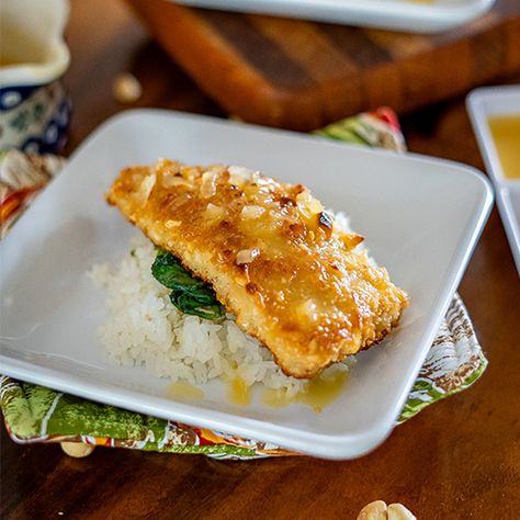 Crusted Mahi Mahi, Buerre Blanc, Mahi Mahi Recipe, Frying Pan Recipes, Mahi Mahi Recipes, Fresh Mango Salsa, Sauteed Spinach, Macadamia Nut, Elegant Dinner