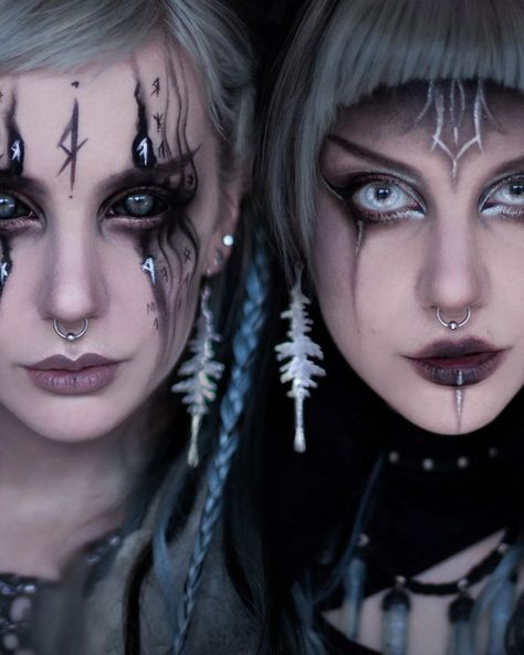 Annika on Instagram: “Left or right? Which one's your favourite? 🤔🖤 I'm always fascinated by how makeup can change ones features completely and since these two…” Apocalypse Makeup, Pagan Makeup, Warrior Makeup, Viking Makeup, Max Makeup, Witchy Makeup, Halloween Makeup Witch, Angel Makeup, Galaxy Makeup