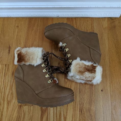 Faux Fur Lined Ankle Booties. Size 6. Nwt. Heel Height Approximately 3 Inches. Mcbling Outfits, Bday Wishlist, Shoes Heels Classy, Fashion Moodboard, Patent Leather Boots, Heels Classy, Wedge Ankle Boots, Girly Shoes, Snow Boots Women