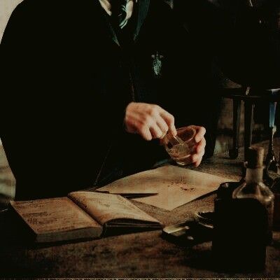 Slytherin student aesthetic potions Dating Regulus Black, Slytherin Student, Regulus Black Aesthetic, Student Aesthetic, Draco Malfoy Aesthetic, Slytherin Pride, Hogwarts Aesthetic, Slytherin Aesthetic, Regulus Black