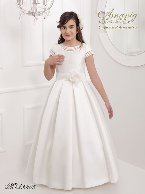 Tendencias comunion 2015 en www.notajunto.net 965 95 20 70 653 83 25 75 notajunto@notajun... Calle Salvador y Vicente Perez Lledó, 9. Mutxamel (Alicante) Alicante, Flower Girl, Flower Girl Dresses, Girls Dresses, Wedding Dress