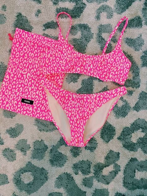 97d0145823aeb8ed80617be62e08bdccdesc52595173ri Preppy Bathing Suits, Preppy Bathing Suit, Prep Room, Preppy Swimsuit, Aesthetic Swimsuit, Baithing Suits, Viral Aesthetic, Swimsuit Inspo, Summer Bathing Suits