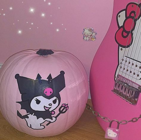 Credit neoini instagram Kuromi Pumpkin, Sanrio Pumpkin, Kuromi Halloween, Pumpkin Idea, Pumpkin Cravings, My Kuromi, Goth Home, Goth Home Decor, Pumpkin Ideas