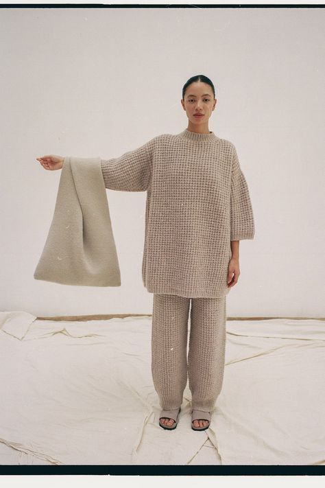 Lauren Manoogian Resort 2023 Fashion Show | Vogue Resort 2023 Fashion, Resort 23, Stylish Knitwear, Knitwear Trends, Resort 2023, Lauren Manoogian, Designer Knitwear, Holiday Resort, Knitwear Fashion