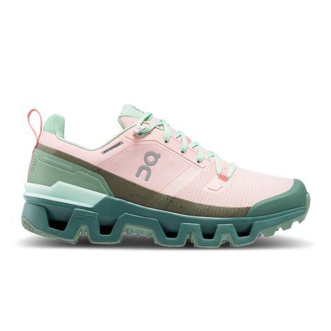 Cloud Shoes, Waterproof Hiking Shoes, Hiking Fashion, Hiking Shoe, Black Shoes Women, On Running, Fall Shoes, Outdoor Shoes, Hiking Shoes