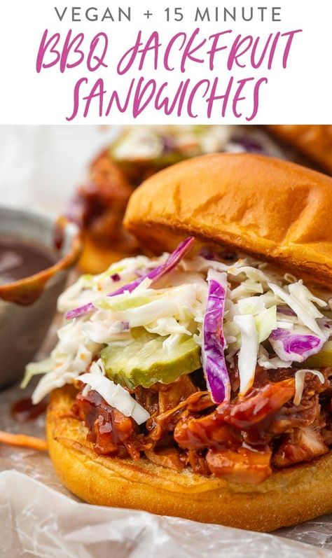 This BBQ jackfruit tastes so much like pulled pork, we can't get over it! Sweet, tangy, and tender, with a super satisfying texture. Top with the easy coleslaw on a couple buns for the perfect vegetarian or vegan BBQ sandwich. Oh, and this BBQ jackfruit recipe uses only 5 ingredients and takes just about 10 minutes. #vegan #vegetarian #jackfruit #bbq #barbecue Jackfruit Vegan Recipes, Coleslaw Sandwich, Jackfruit Pulled Pork, Jackfruit Sandwich, Best Risotto, 40 Aprons, Easy Coleslaw, Bbq Jackfruit, Vegetarian Bbq