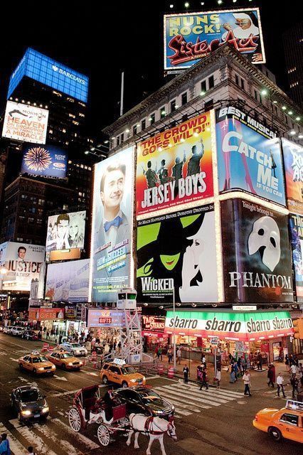 Broadway Street, Theatre Aesthetic, Voyage New York, Broadway Plays, Theatre Geek, Broadway Show, New York Trip, Theatre Nerds, Theatre Life