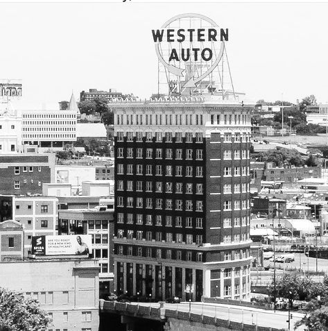 Downtown Kansas City Western Auto, City Black And White, Tri Delt, Downtown Kansas City, City Downtown, Iphone Backgrounds, Kansas City Missouri, City Street, Wall Ideas