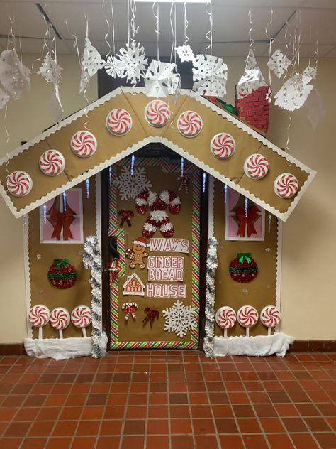 Door Decorations Classroom Christmas Gingerbread Houses, Gingerbread Door Contest, Diy Gingerbread Classroom Door, Diy Gingerbread House Office Decorations, Gingerbread House Cubicle Ideas, Clinic Christmas Decor Ideas, Ginger Bread House Office Decor, Gingerbread Cubical Decorations, Gingerbread Office Decorating Ideas