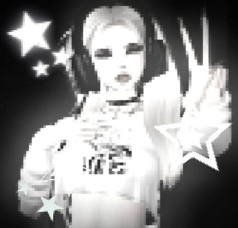 Emo Pfp Aesthetic, Y2k Photos, Y2k Pfp, Y2k Profile Picture, Emo Pfp, Boy Blurred Pic, Emo Wallpaper, Goth Y2k, Gothic Anime