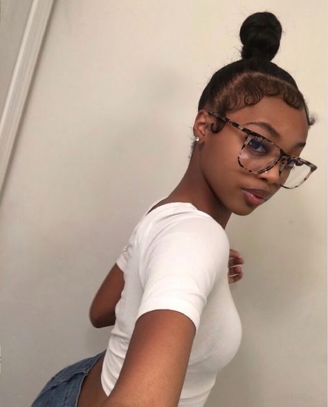 Bun With Edges, Natural Hair Black Women, Flat Iron Natural Hair, Slick Backs, Natural 4c Hair, Hair Black Women, Cute Natural Hairstyles, Natural Hair Bun Styles, Edges Hair