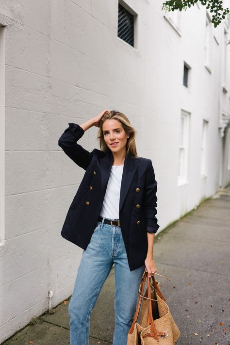 Shirt And Jeans Women, Blazer Street Style, Smart Casual Women, Blazer And T Shirt, Julia Berolzheimer, Belted Blazer, Belted Midi Dress, Cotton Midi Dress, Blazer With Jeans