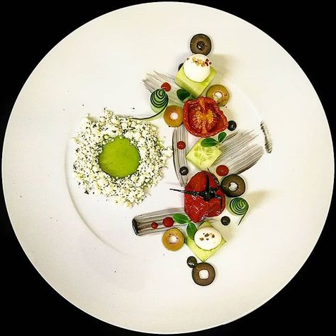 Deconstructed Greek Salad. Feta Cous Cous, Overnight cooked Oventomatoes, green bellpepper sauce, cucumber, Greek joghurt spheres, tomato… Greek Salad Feta, Salad Plating, Deconstructed Food, Salad Feta, Salad Presentation, Gourmet Food Plating, Cucumber Tomato Salad, Cous Cous, Greek Salad