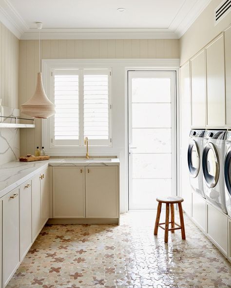 Shop Tile Designs on Instagram - TileCloud Laundry Backyard, Laundry Floor, Rustic Laundry Rooms, Three Birds Renovations, Dream Laundry Room, Laundry Design, Laundry Ideas, Mudroom Laundry, Laundry Mudroom