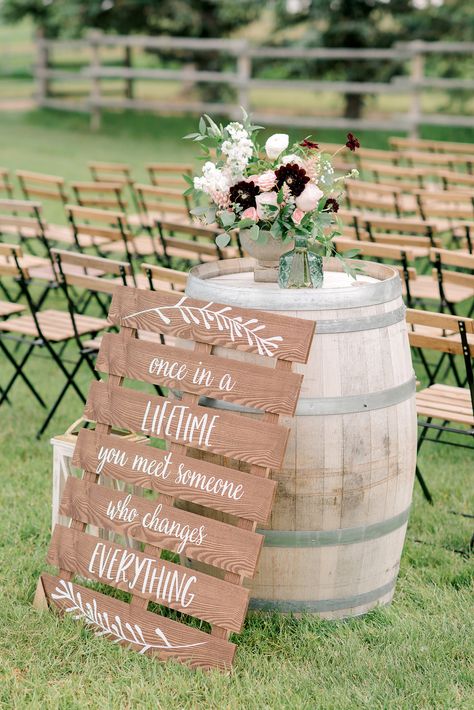 Wine Barrel Bar Wedding, Farm Wedding Ceremony Ideas, Haybail Seating For Wedding, Wedding On The Farm, Rustic Farm Wedding Table Decor, Farm Theme Wedding, Simple Farm Wedding, Wine Farm Wedding, Wine Barrel Wedding Decor