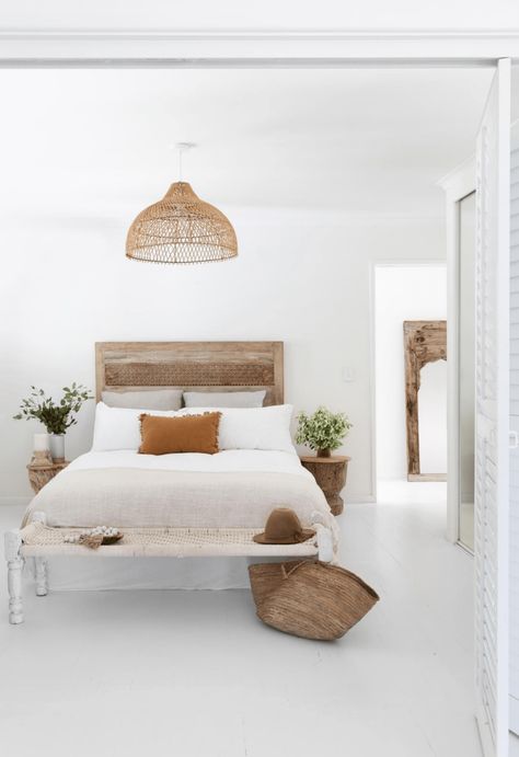 An expansive Noosa home with white on white interiors | Home Beautiful Masculine Bedroom, European Pillows, White Paint Colors, Coastal Bedroom, Deco Boheme, Home Modern, Master Bedrooms Decor, Main Bedroom, White Bedroom