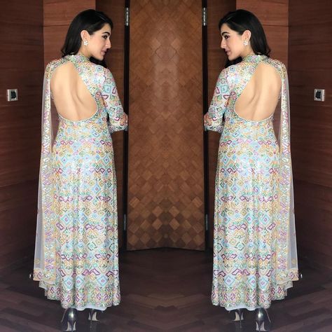 Instagram post by Tanya Ghavri • Dec 6, 2018 at 2:15pm UTC Elegant Royal Dresses, Indian Dress Up, Indian Kurti Designs, Happy Dresses, Neck Designs For Suits, Long Kurti Designs, Indian Saree Blouses Designs, Indian Gowns Dresses, Traditional Indian Outfits