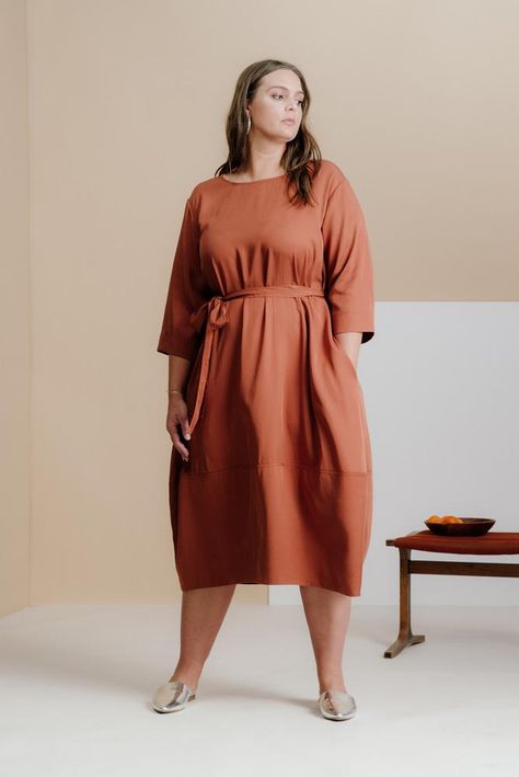 The Best Minimalist Plus-Size Clothing Brands http://www.scandinaviastandard.com/the-best-minimalist-plus-size-clothing-brands/?utm_campaign=coschedule&utm_source=pinterest&utm_medium=Scandinavia%20Standard&utm_content=The%20Best%20Minimalist%20Plus-Size%20Clothing%20Brands Workwear Brands, Big Size Dress, Ellen Von Unwerth, Design Blogs, Clothing Sites, Stylish Plus, Plus Size Summer, Plus Size Kleidung, Plus Size Womens Clothing