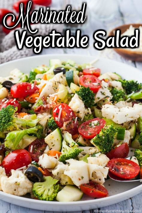 Marinated Veggies, Homemade Bbq Sauce Recipe, Homemade Italian Dressing, Marinated Vegetables, Vegetable Salad Recipes, Kitchen Fun, Cold Salad, Broccoli Cauliflower, Bbq Sauce Recipe