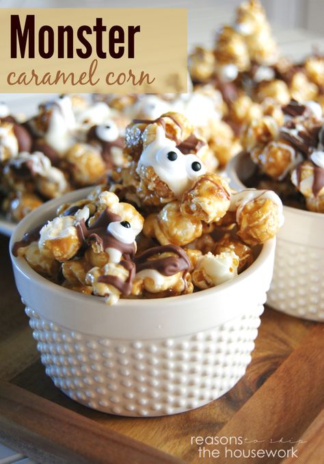 monster caramel corn Caramel Corn Recipes, Halloween Party Food, Popcorn Treats, Popcorn Snacks, Caramel Corn, Popcorn Recipes, Fall Treats, Snack Mix, Halloween Recipes