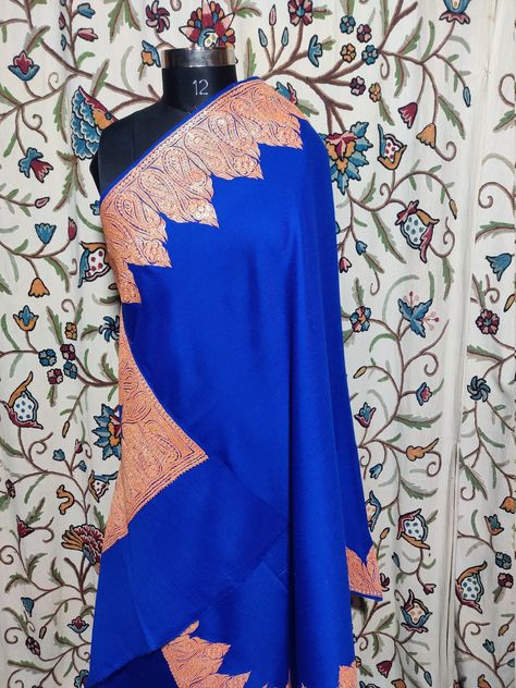 Indian Shawl, Tilla Embroidery, Star Shawl, Kashmiri Embroidery, Shawl Wedding, Kashmiri Shawls, Abstract Forms, Persian Culture, Wedding Shawl