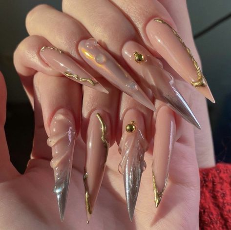 Crazy Acrylic Nails, Mermaid 3d, Vampire Nails, 3d Acrylic Nails, Stilleto Nails Designs, Red And Gold Nails, Punk Nails, Long Nail Designs, Stiletto Nails Designs