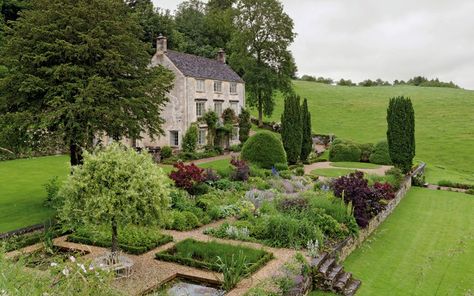 Formal Garden, House And Garden, Formal Gardens, Garden Cottage, English Countryside, Country Gardening, Kitchen Garden, English Garden, Shade Garden