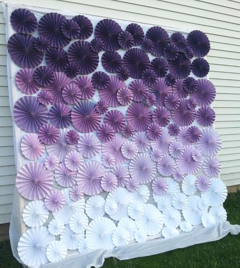 DECORBYTORIA on etsy Pinwheel Wedding, Purple Wedding Reception, Photo Booth Backdrop Wedding, Booth Backdrops, Ombre Wedding, Folding Origami, Purple Party, Wedding Photo Booth, Paper Fans