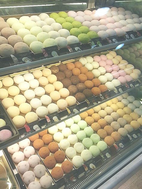 Mochi shop in Japan Mochi Shop, Japan Sweets, Asian Sweets, Japan Life, Visit Japan, Japan Food, Japanese Language, Rising Sun, Sweet Stuff