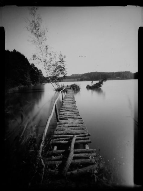 Pinhole Camera Photos, Hole Photography, Pinhole Photography, Pinhole Camera, Camera Photos, Camera Obscura, Bw Photography, Experimental Photography, Types Of Cameras