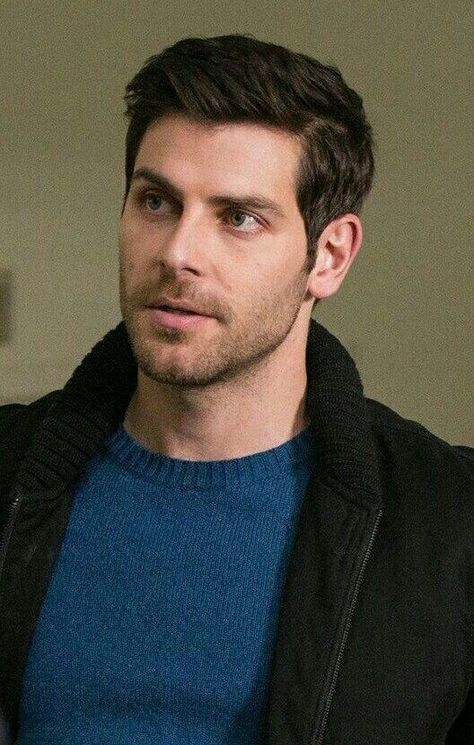 David Giuntoli Grimm Cast, Grimm Series, Nick Burkhardt, Grimm Tv Show, David Giuntoli, Grimm Tv, Celebrity Men, Hottest Male Celebrities, Holy Moly