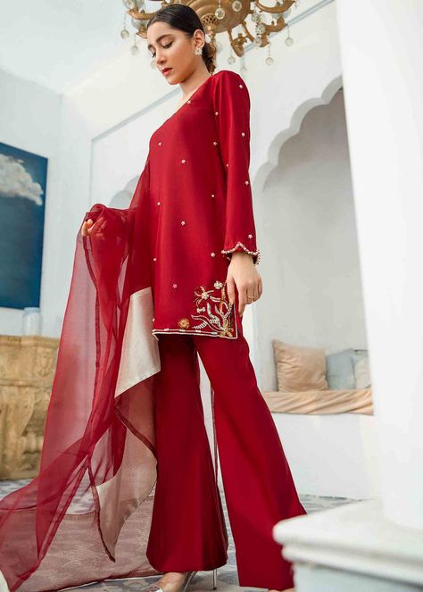 Burgundy Outfit, Burgundy Fabric, Kurta Set For Women, Simple Pakistani Dresses, Katan Silk, Stylish Dresses For Girls, Organza Dupatta, Pakistani Dress Design, Embroidery Suits