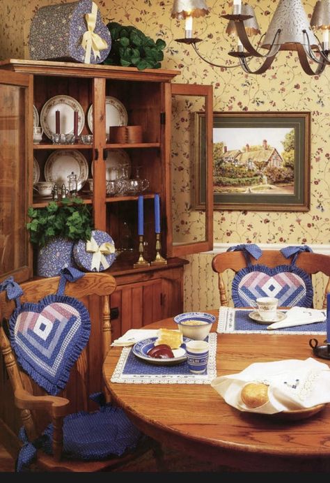 1980s Dining Room, 90s Country Decor, 90s Home Aesthetic, 80s Dining Room, 90s Country Aesthetic, House Aesthetic Ideas, Laura Ashley Interiors, Country Fair Party, 80s Living Room