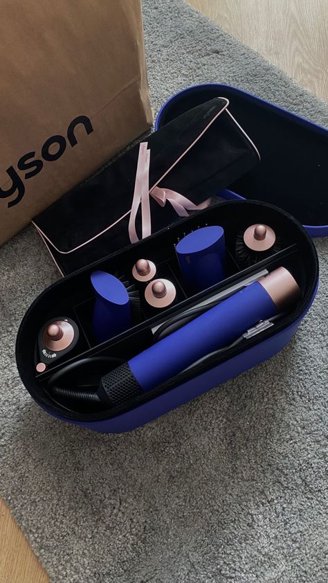 Dyson Airwrap Aesthetic, Air Wrap Tutorial, Dyson Air Wrap Tutorial, Wishlist Ideas Aesthetic, Airwrap Dyson, Wrap Aesthetic, Hair Dyson, Dyson Air Wrap, Air Wrap