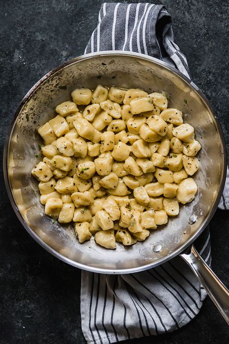 Homemade Gnocchi with Leftover Mashed Potatoes - Need some ideas on how to use your leftover Mashed Potatoes? Use these easy homemade gnocchi in your favorite soup, casserole, or pasta sauce. The best idea for leftover mashed potatoes! Mashed Potatoes Gnocchi, Potatoe Gnocchi, Ultimate Mashed Potatoes Recipe, Gnocchi Recipes Homemade, Black Countertop, Three Ingredient Recipes, Leftover Potatoes, Best Mashed Potatoes, Potatoes Recipes