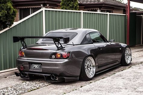 Sweet hardtop s2k I like - http://extreme-modified.com/ S2k Honda, Honda S2k, Jdm Honda, Best Jdm Cars, Drifting Cars, Mitsubishi Lancer Evolution, Honda S2000, Nissan Silvia, Honda Civic Si