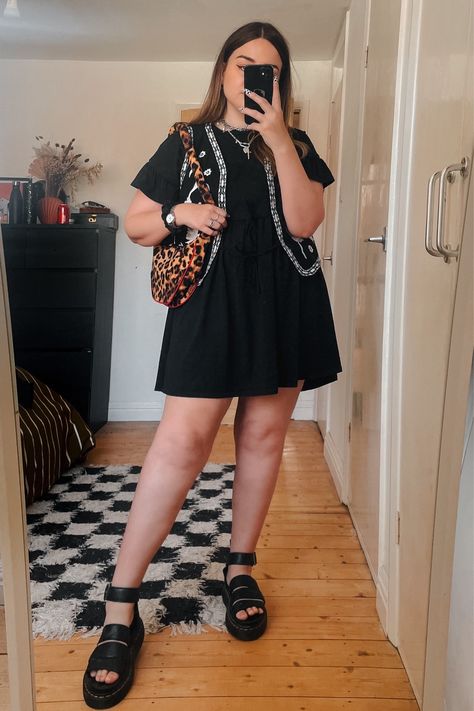 How To Style A Babydoll Dress, Boho Outfit Plus Size, Styling A Tshirt Dress, Short Black Skirt Outfit, Whimsigoth Plus Size, Fits Plus Size, Black Skirt Outfits, Ny Outfits, 2024 Fashion