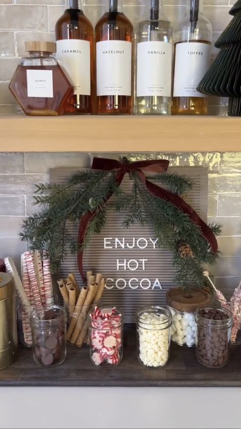 Hot Cocoa Bar Cart Ideas, Countertop Hot Cocoa Bar, Hot Chocolate Bar Kitchen Counter, Hot Chocolate Bar At Home, Winter Coffee Bar Decor, Hot Coco Cart, Winter Decor Aesthetic, Coffee And Cocoa Bar Ideas, Hot Cocoa Bar Ideas Coffee Stations